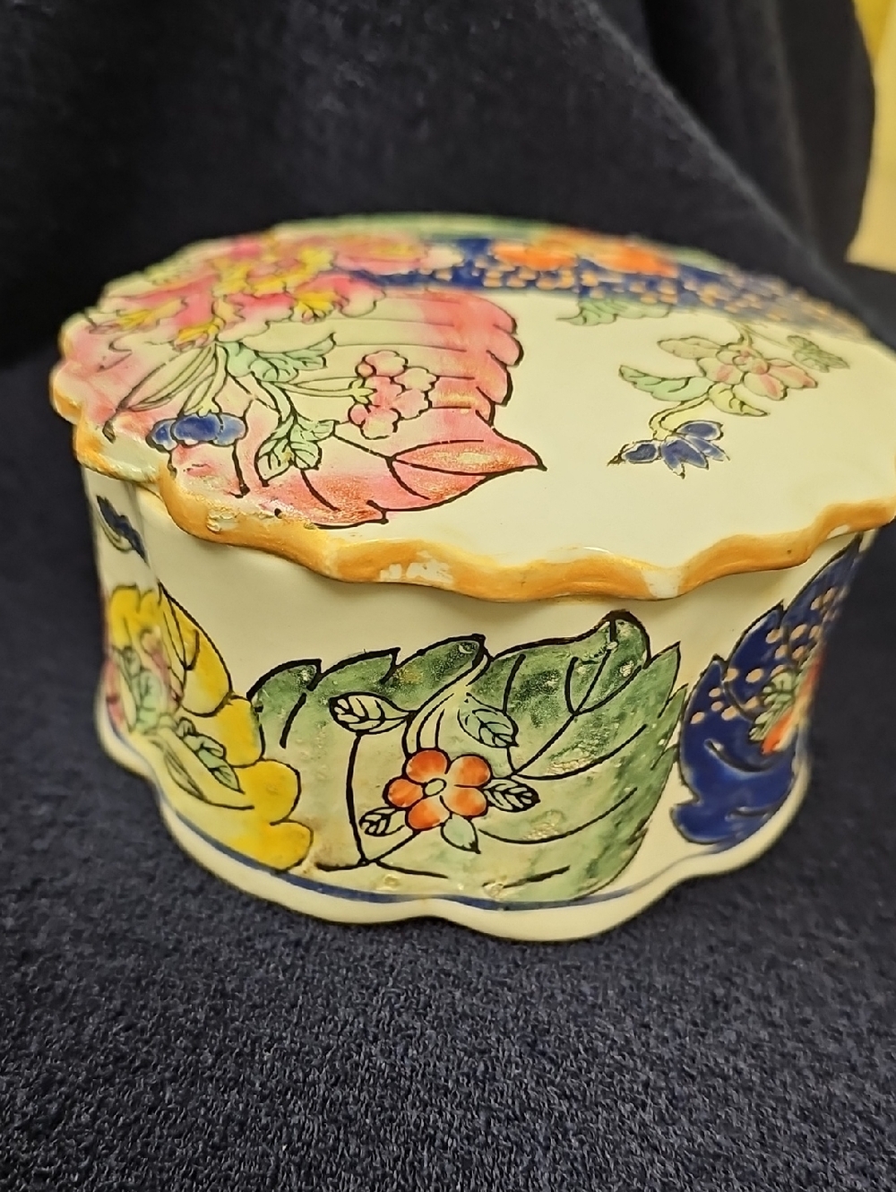 Hand-Painted Chinese Porcelain Powder Trinket Box - Multicolor